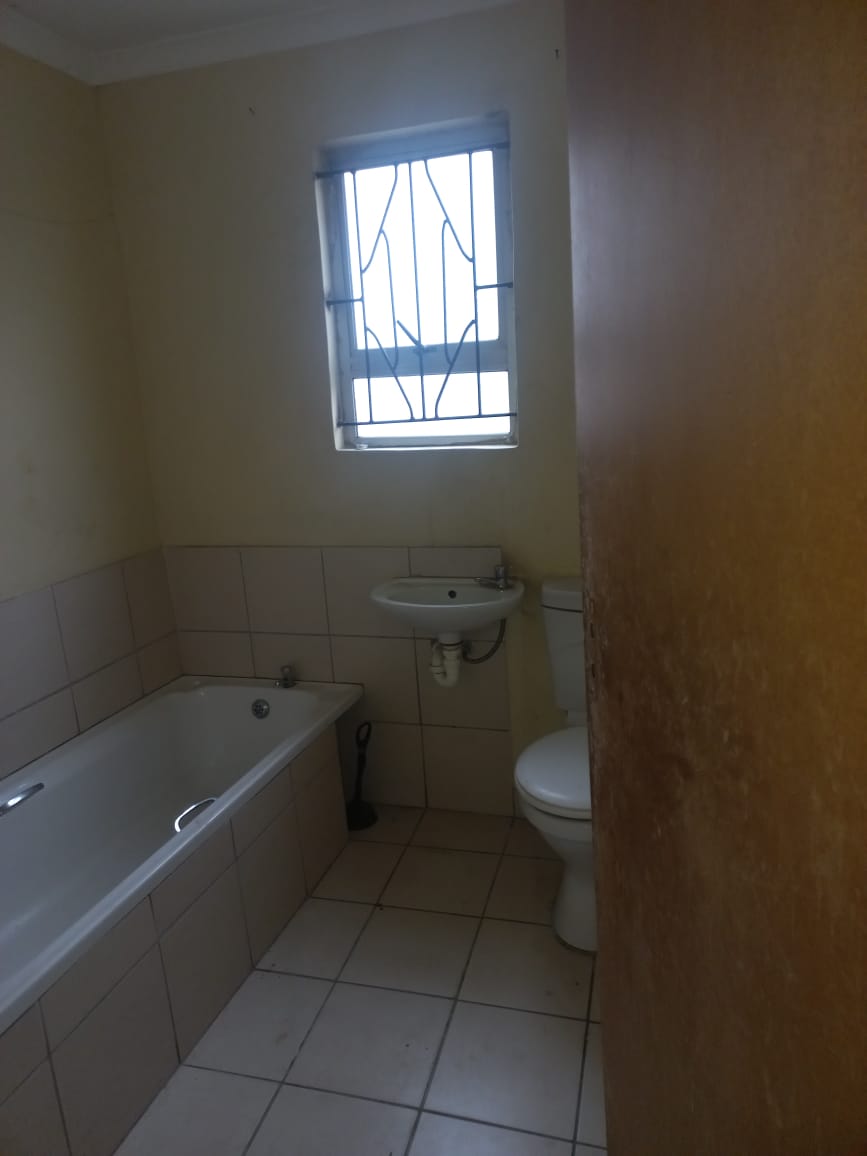 2 Bedroom Property for Sale in Mxolisi Phetani Western Cape